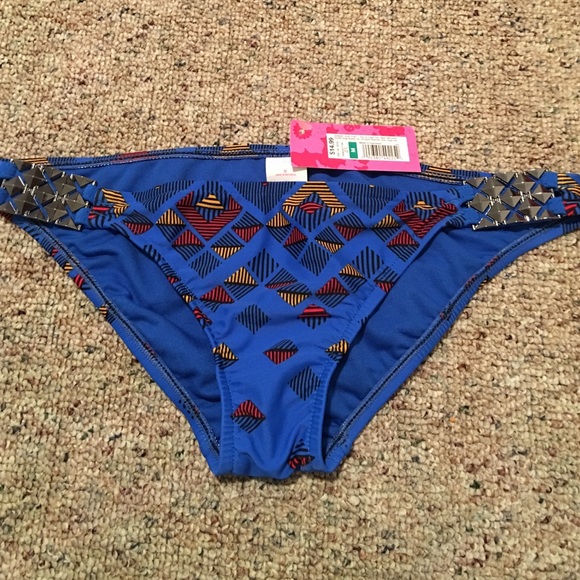 Bikini bottoms with studs