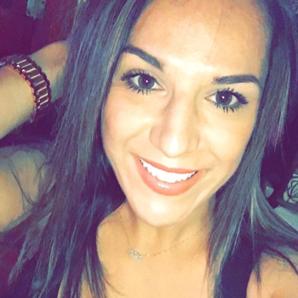 Meet your Posher, Nicole