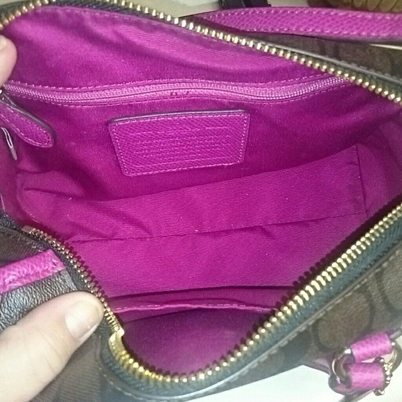 Bennett satchel in Signature - Picture 2 of 4