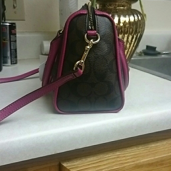 Bennett satchel in Signature - Picture 4 of 4