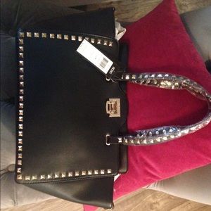 New black BCBG Paris tote purse