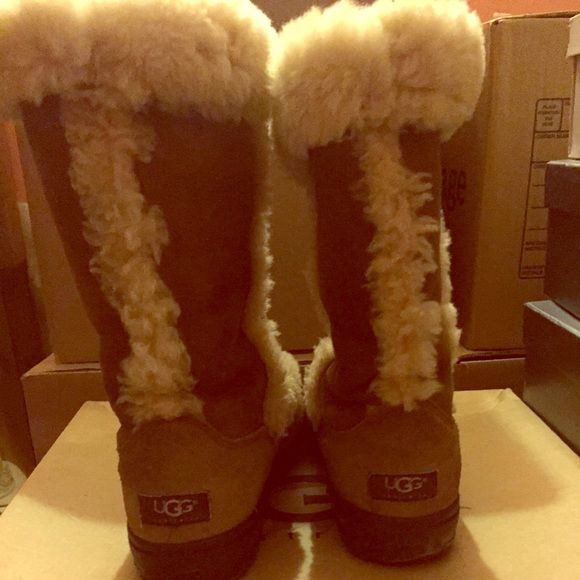 Sundance Uggs . Chesnut