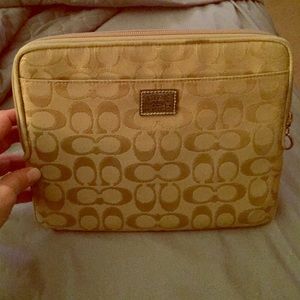 coach iPad holder