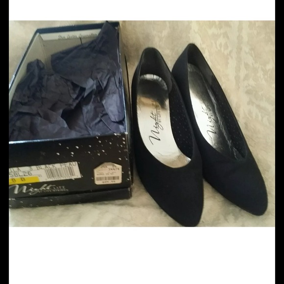 Nightlife by Life Stride black heels EUC w box 8