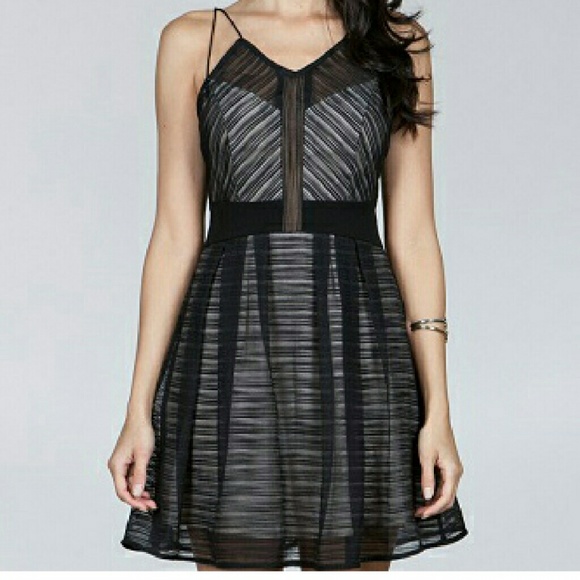 ARK & CO Stripes Illusions dress - Picture 3 of 3