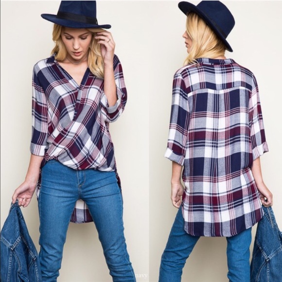 Bellanblue Tops - 🆕SUMMER LILY plaid scoop top - NAVY/PLUM