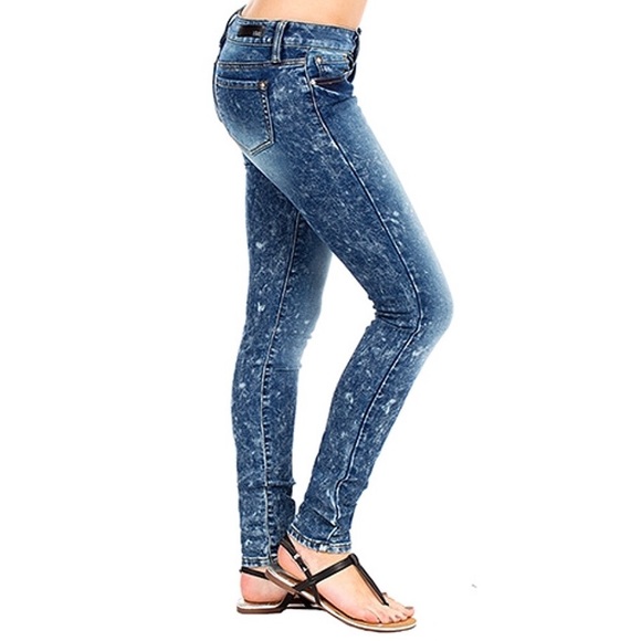 ⚓️Acid-Wash Skinny Jeans⚓️