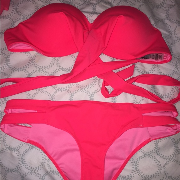 NWOT VS PINK BIKINI