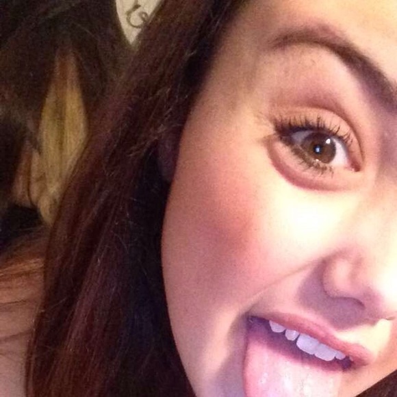 Meet your Posher, Makayla - Picture 1 of 1