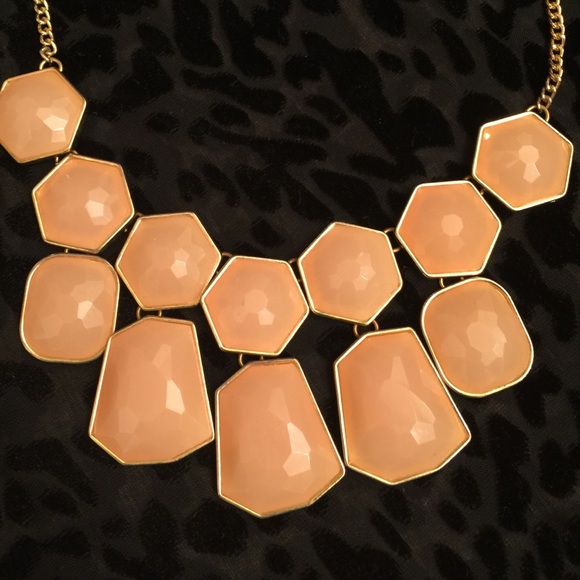 Buckle statement necklace - Picture 2 of 2