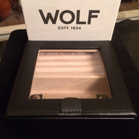 Wolf Ring Box - Brand New!