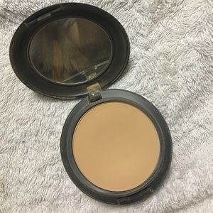MAC Studio Fix Powder NC42