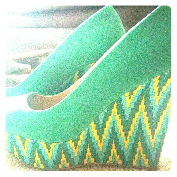 Teal wedges