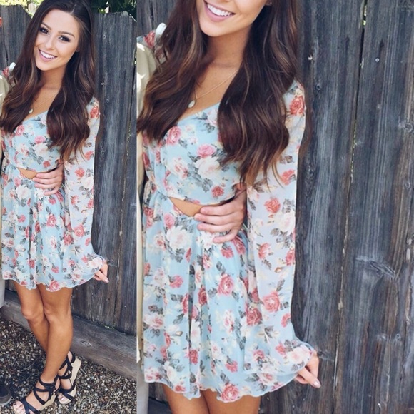 •spring floral print bell sleeve with cut outs•