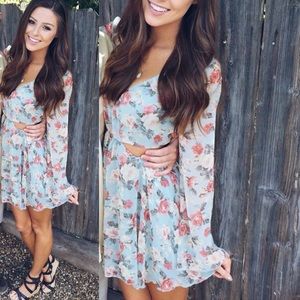 •spring floral print bell sleeve with cut outs•