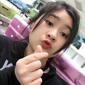Meet your Posher, Khanh