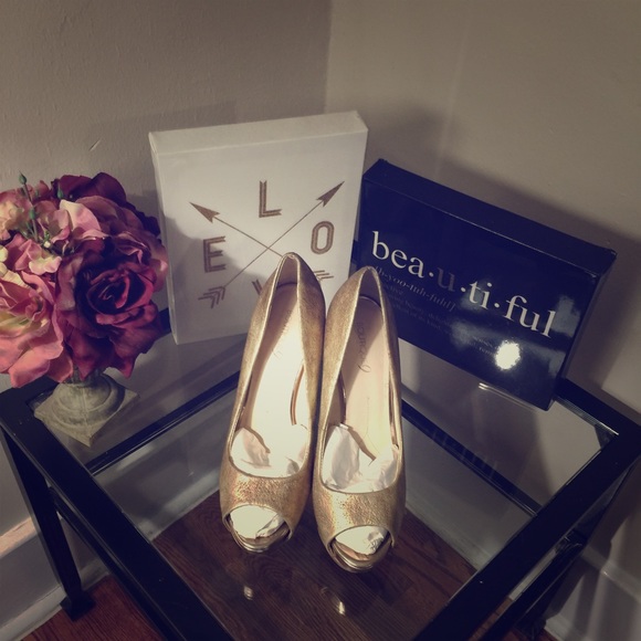 Boutique 9 Nalanee sky pump