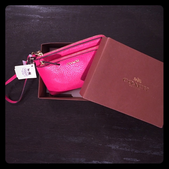 Coach Clutch/Wristlet in Fuchsia - Brand New!! - Picture 1 of 4