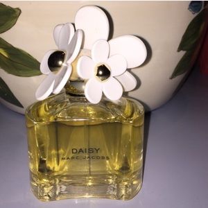 Authentic Marc Jacobs Daisy perfume