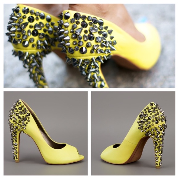 ❗️SOLD ❗️Sam Edelman "Lorissa" Studded Heels - Picture 2 of 4