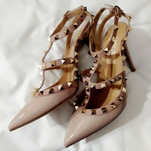 Valentino Rockstud Patent T-Strap Pump, Poudre