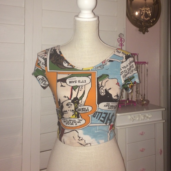 Brandy Melville comic crop top