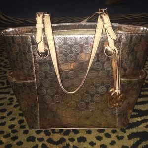 Michael kors rose gold purse