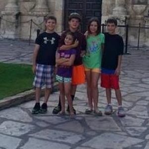 Meet your Posher, Holli