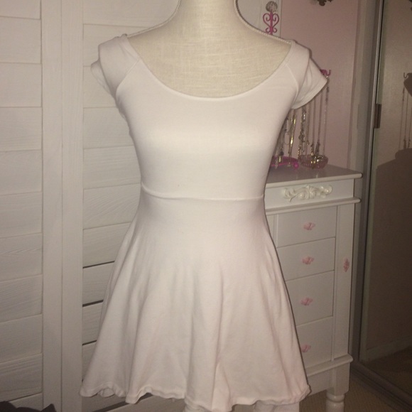 Brandy Melville white criss cross back dress