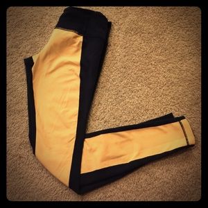 LULULEMON  WUNDER UNDER  💕💕