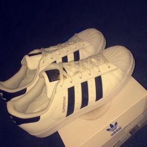 Adidas superstars