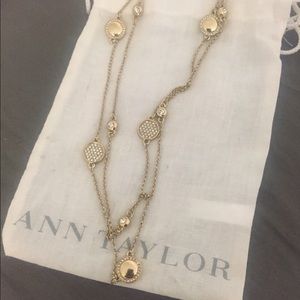 Anne Taylor fashion necklace