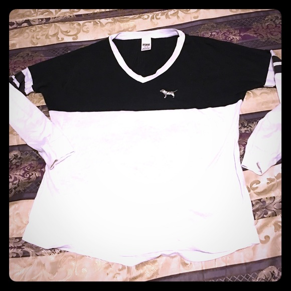 VS long sleeve :) lightly used! Great condition:)