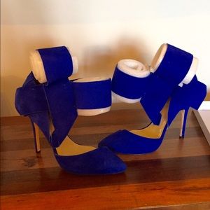 Aminah Abdul Jillil Bow Pumps