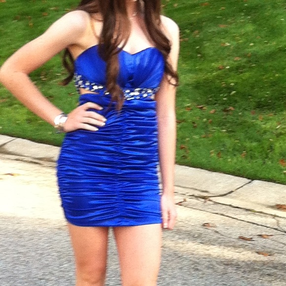 Dress - Picture 1 of 4
