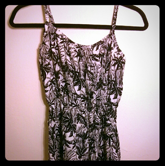 Black and Whire Floral Pattern Maxi Dress