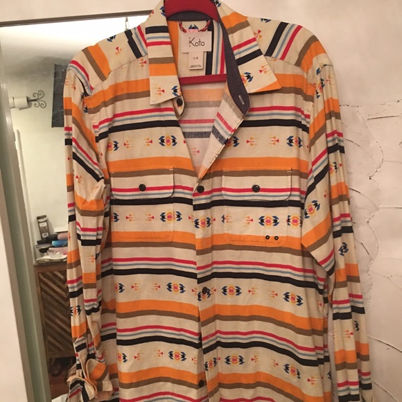 SOLD 💥 Urban Outfitters men's button up