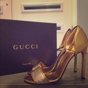 Gucci Gold Metallic Leather Striped Accent Heels