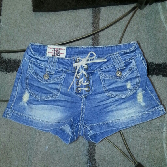 Jean Shorts 1st kiss size 5 - Picture 1 of 4
