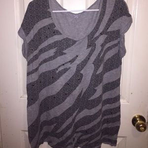 Gray shirt with lighting print