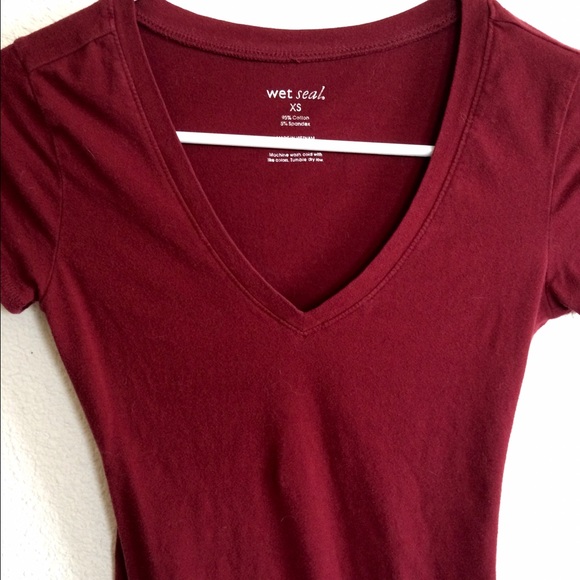 Soft maroon vneck
