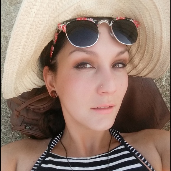 Meet your Posher, Kristyn - Picture 1 of 1