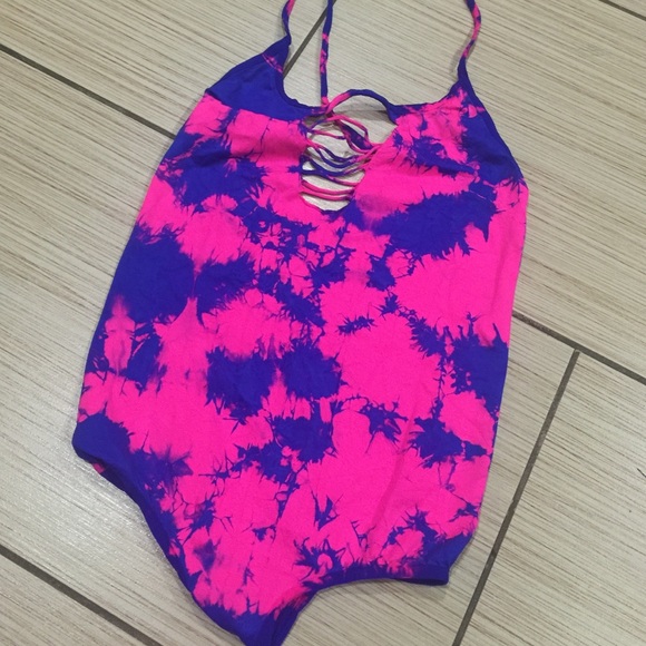 Leg avenue one piece body suit