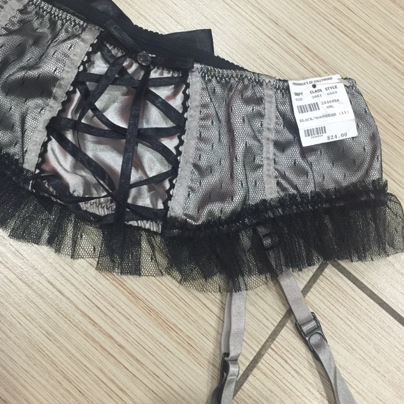 Garder belt skirt