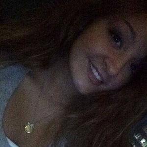 Meet your Posher, Kayla