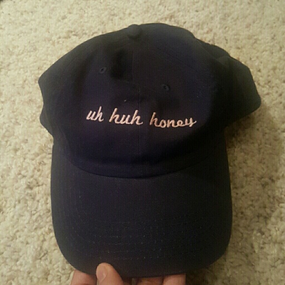 Brandy Melville Uh Huh Honey Hat