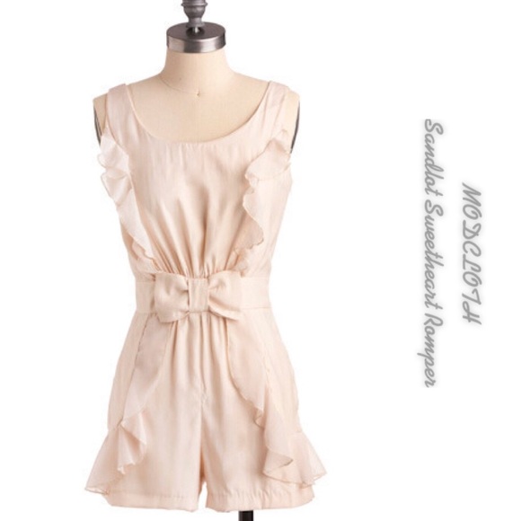 ModCloth Pants - ModCloth Sandlot Sweetheart Romper