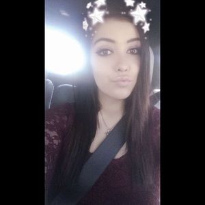 Meet your Posher, Elena