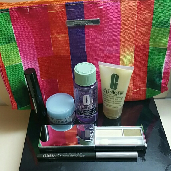 Clinique 7 pieces gift. From Nordstrom - Picture 1 of 2