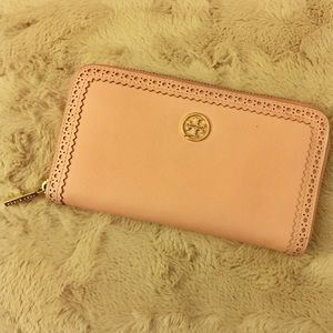 Tory Burch Robinson Spectator Zip Wallet